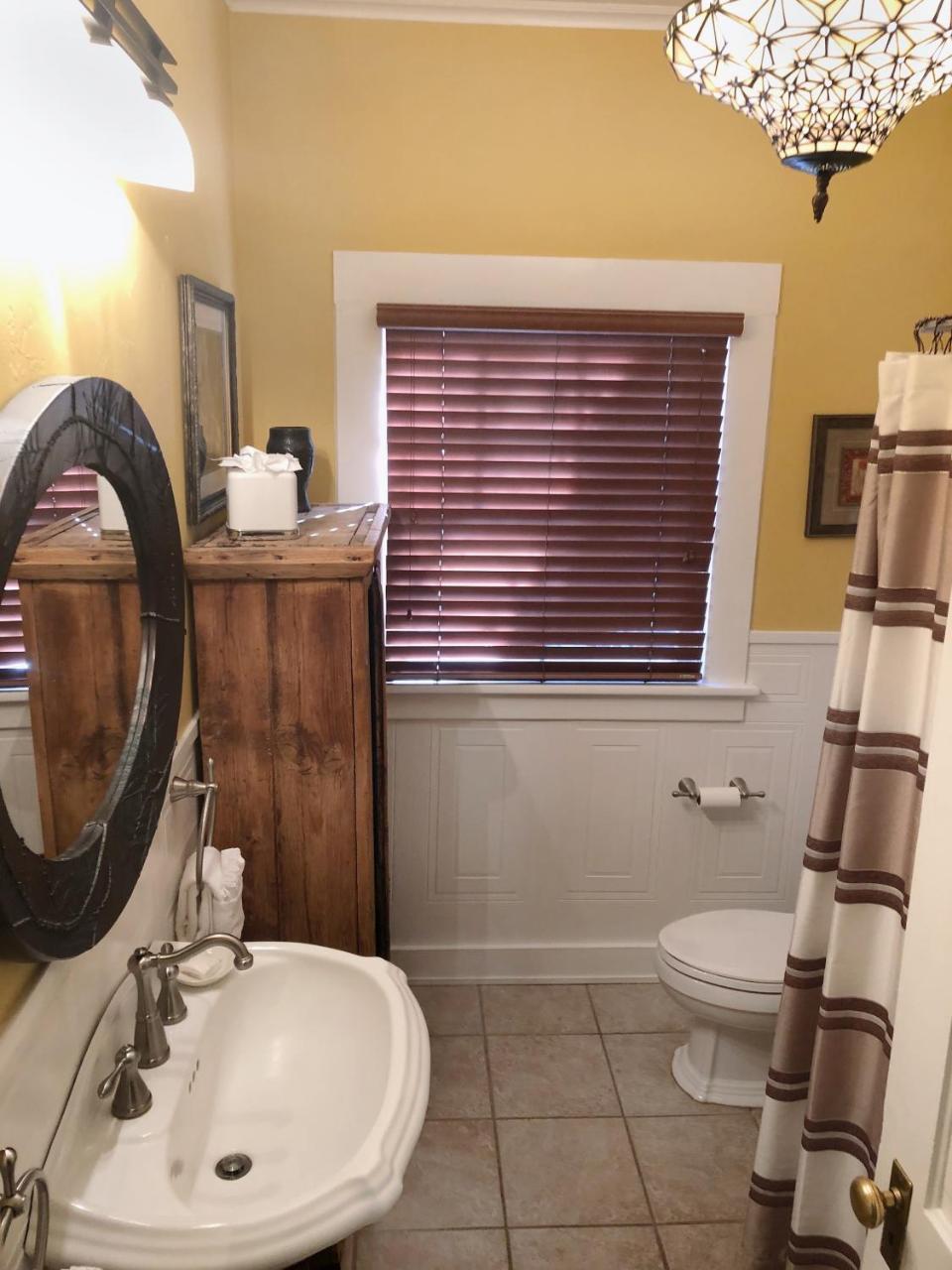 Lara House Bed And Breakfast Bend Esterno foto